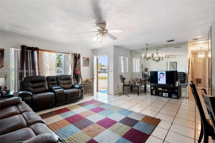 Living/Dining area.