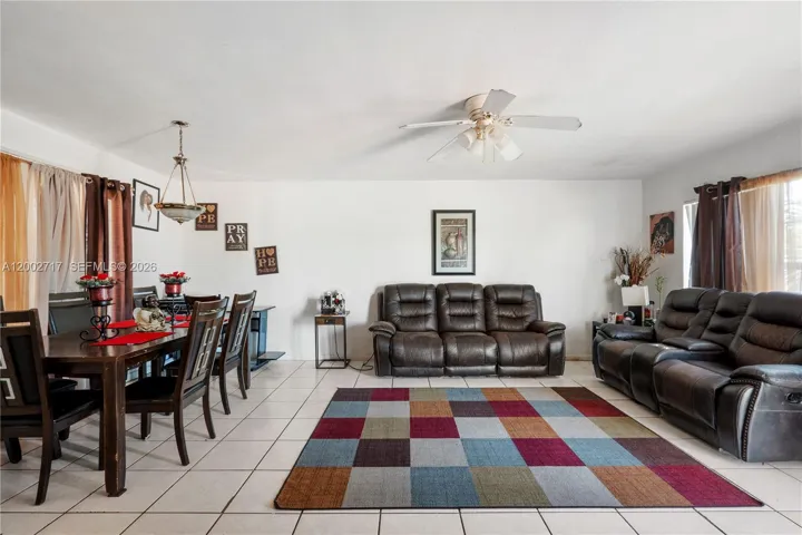Living/Dining area.