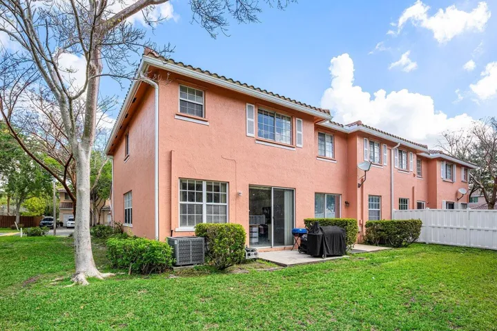 028-9090Northwest40thPlace-Sunrise-FL-33