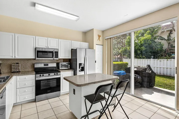 014-9090Northwest40thPlace-Sunrise-FL-33