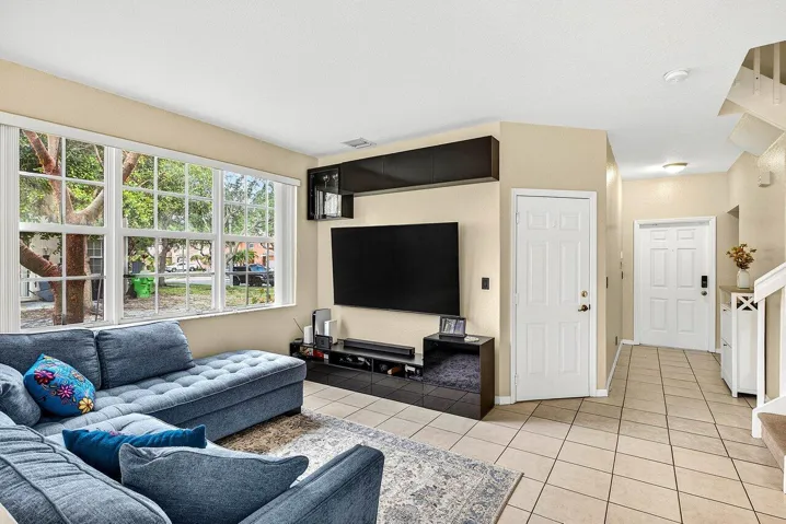 008-9090Northwest40thPlace-Sunrise-FL-33