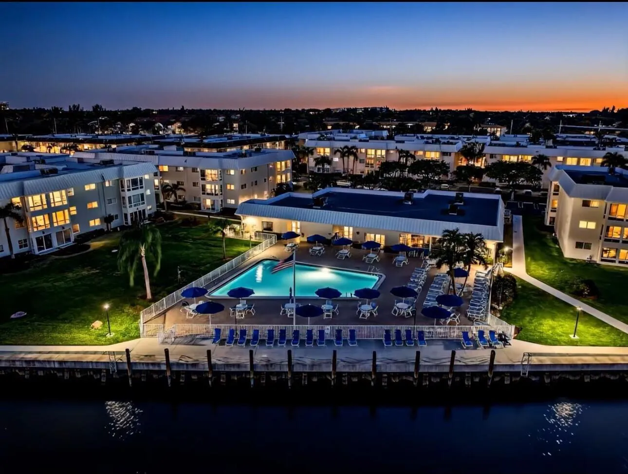 Clubhouse & Salt Water Heated Pool 43