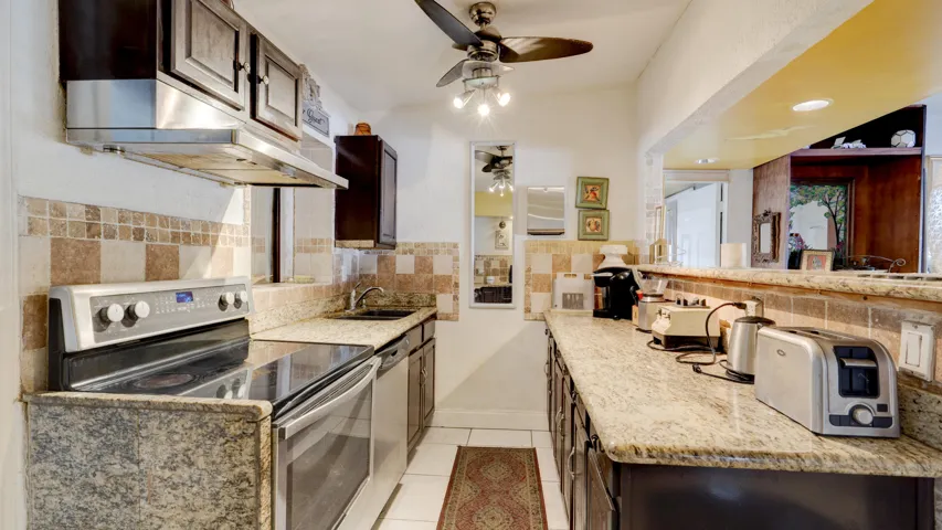3246 Orange St., Boynton Beach, FL 33435