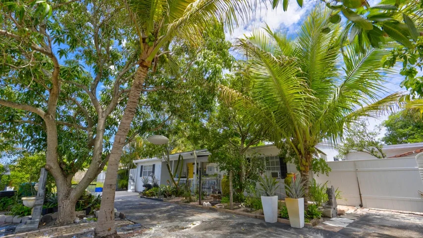 3246 Orange St., Boynton Beach, FL 33435