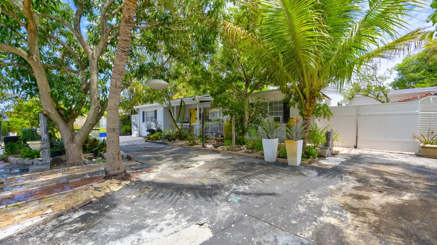 3246 Orange St., Boynton Beach, FL 33435
