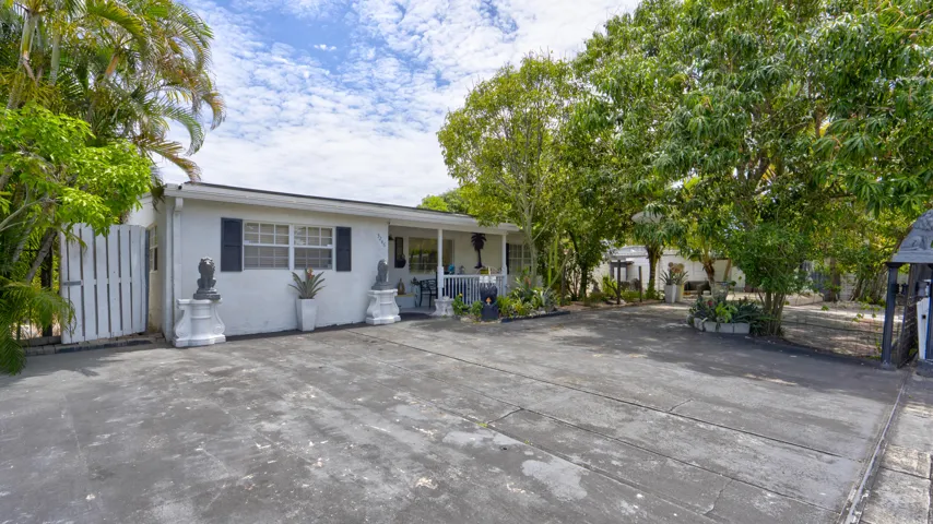 3246 Orange St., Boynton Beach, FL 33435
