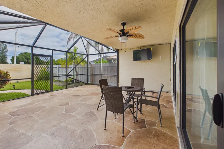 Patio - large enclosed Lanai