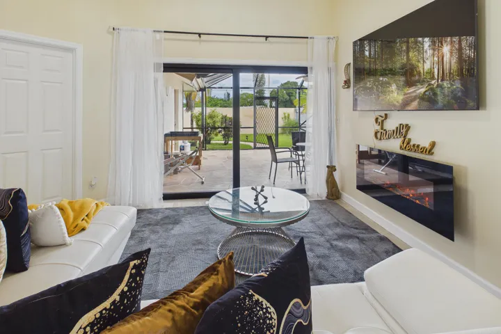 Living Room w/patio and master bedroom double doors