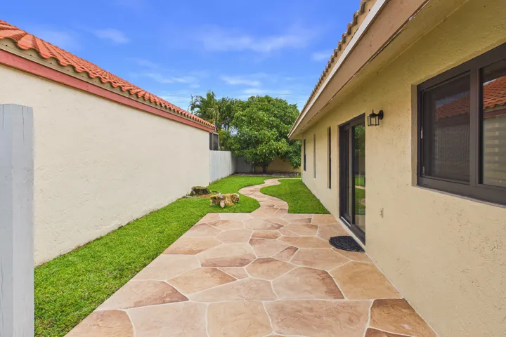 Side Patio off the kitchen