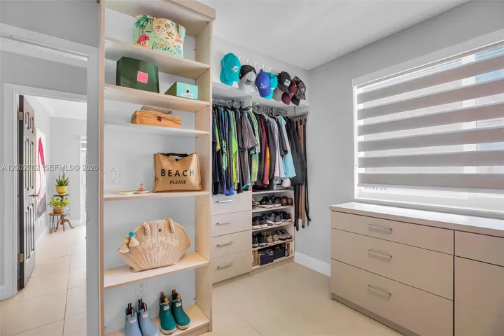 can be converted back to bedroom
