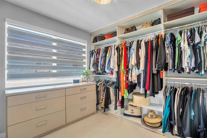 can be converted back to bedroom