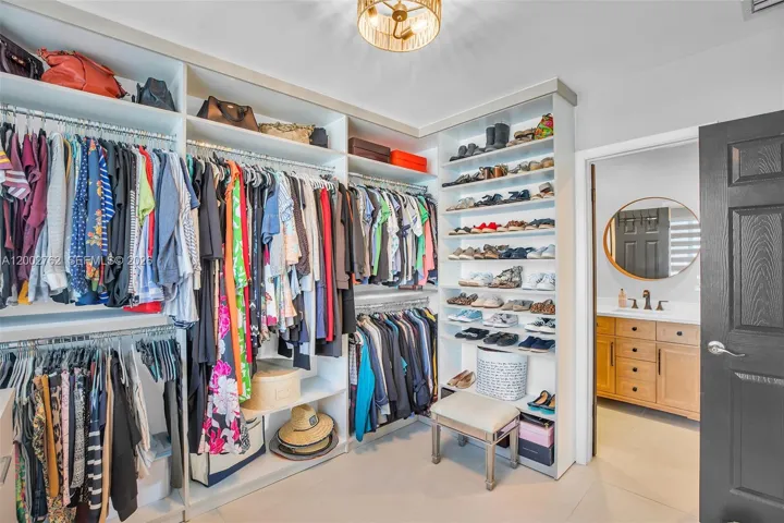 can be converted back to bedroom