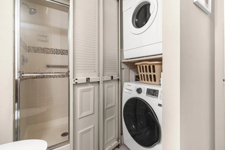 Washer & dryer in unit