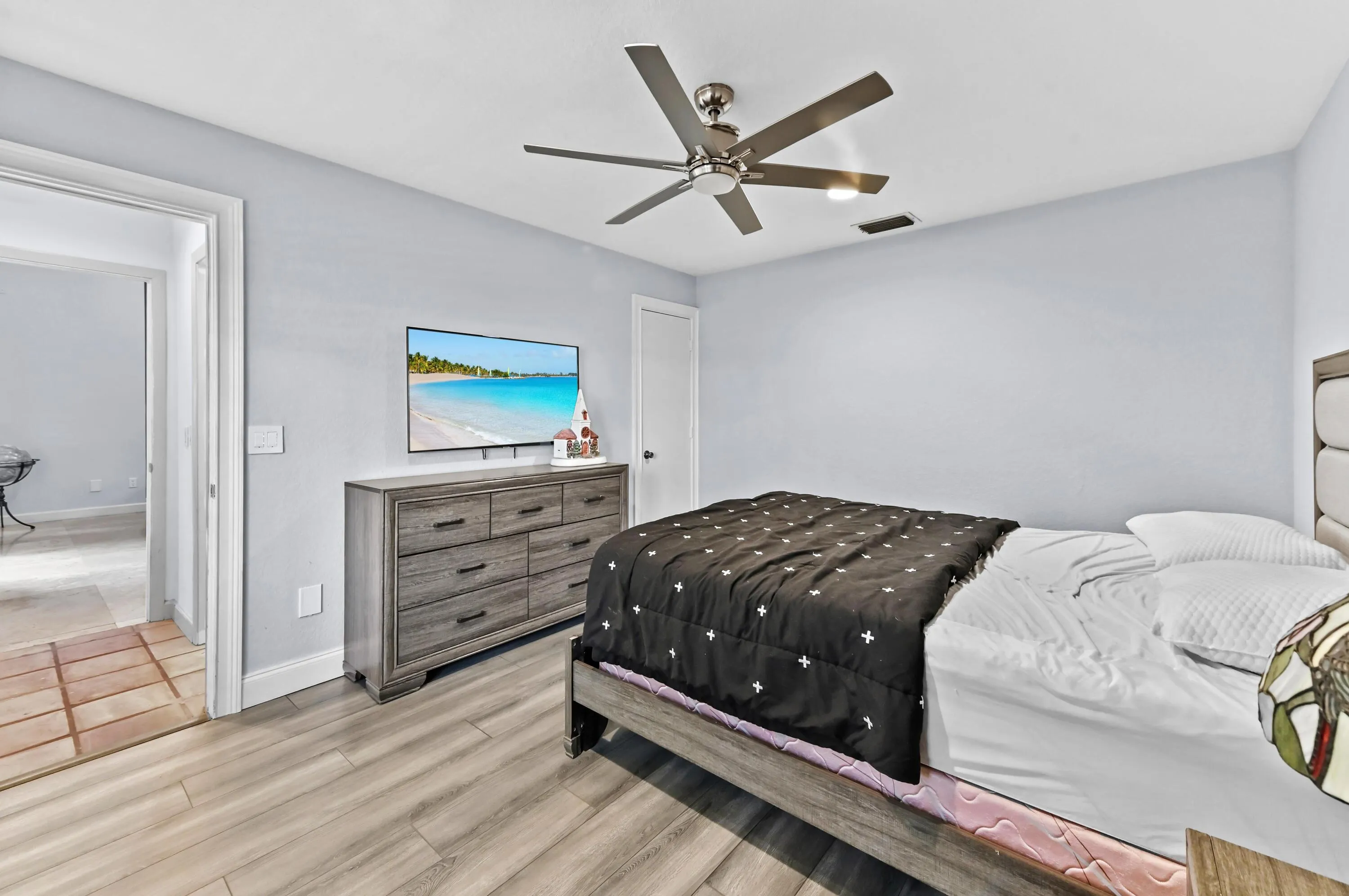 08 Bedroom 02