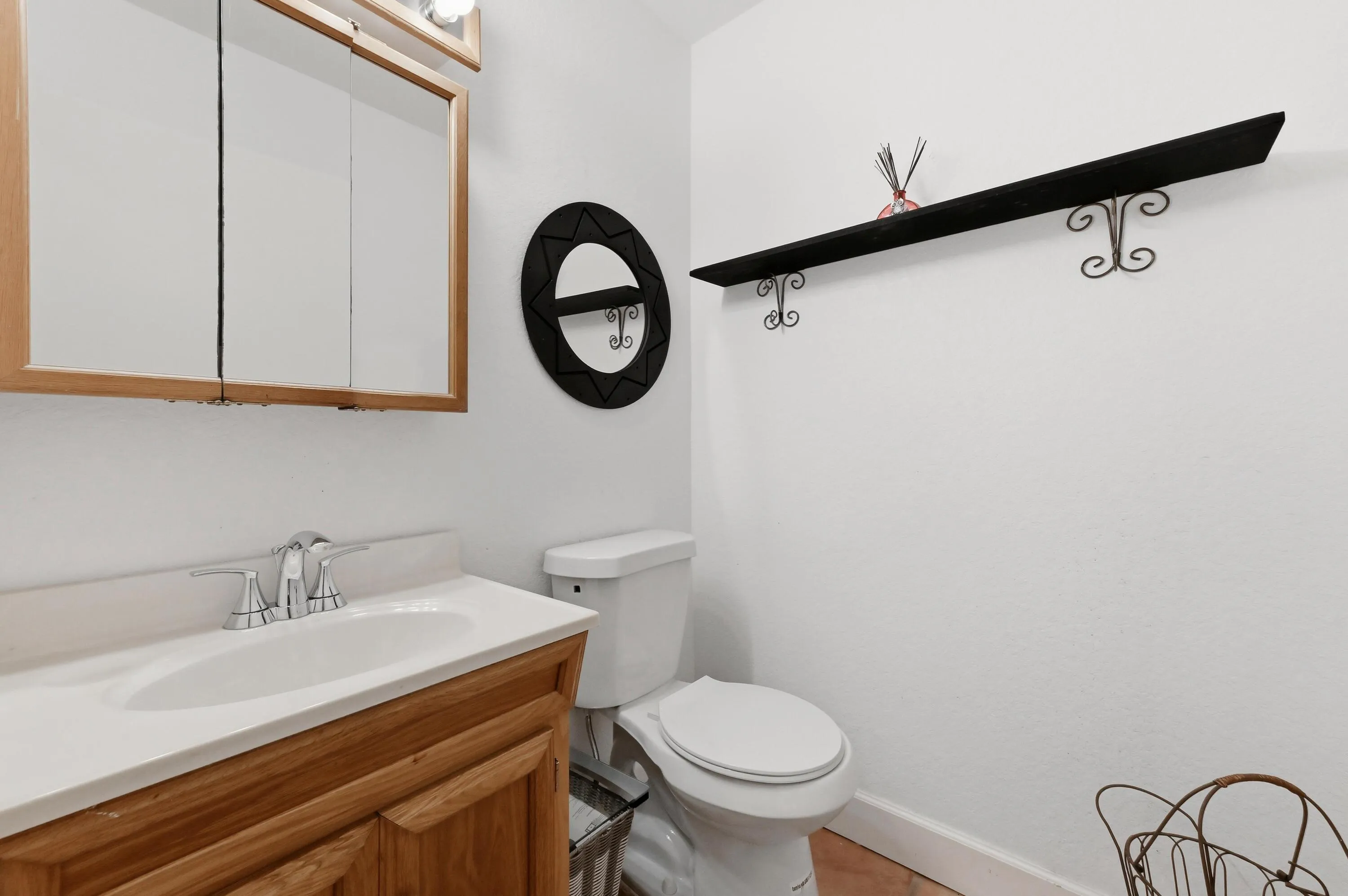 09 Bathroom 01