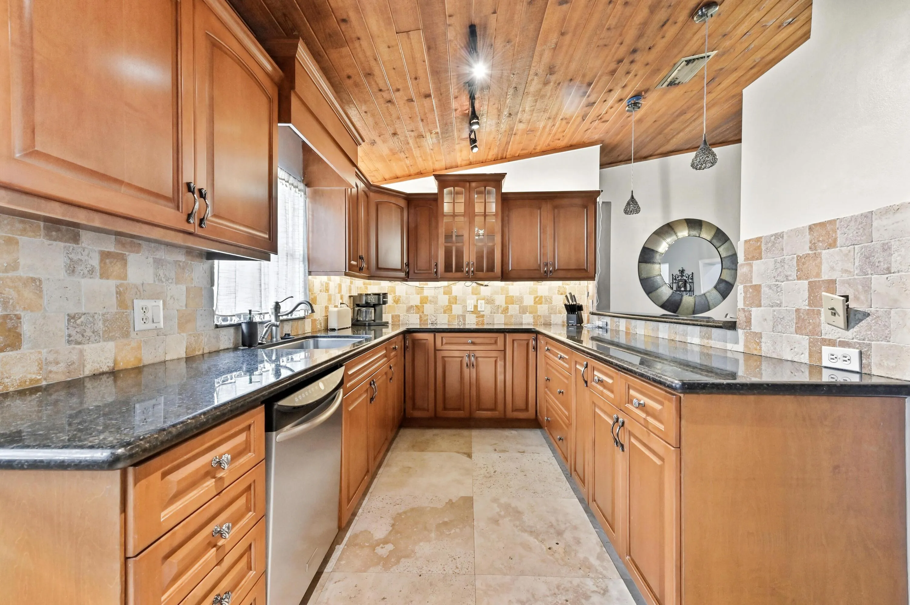 17 Kitchen 01