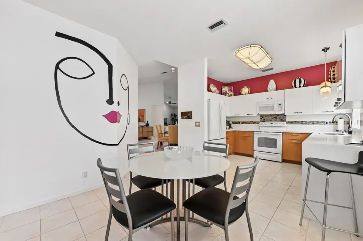 11 Dining area 02