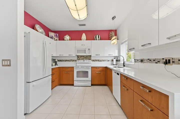 12 Kitchen 01