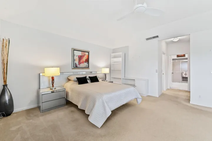 25 Bedroom 02