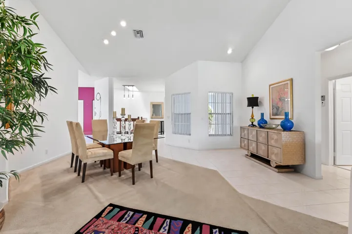 09 Dining room 02