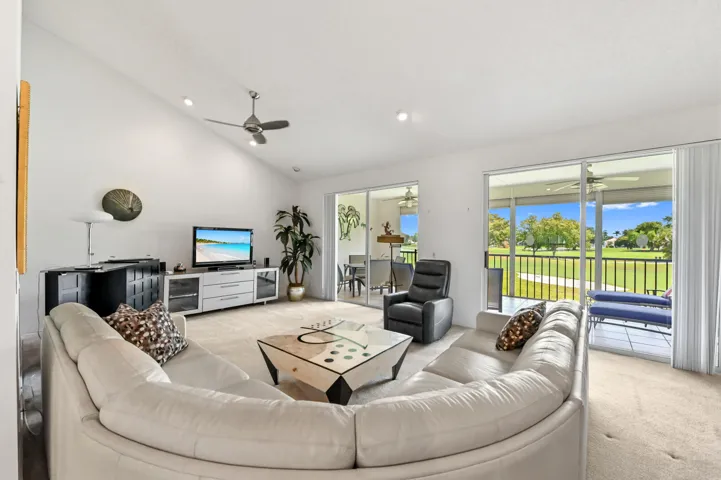 19 Living room 06