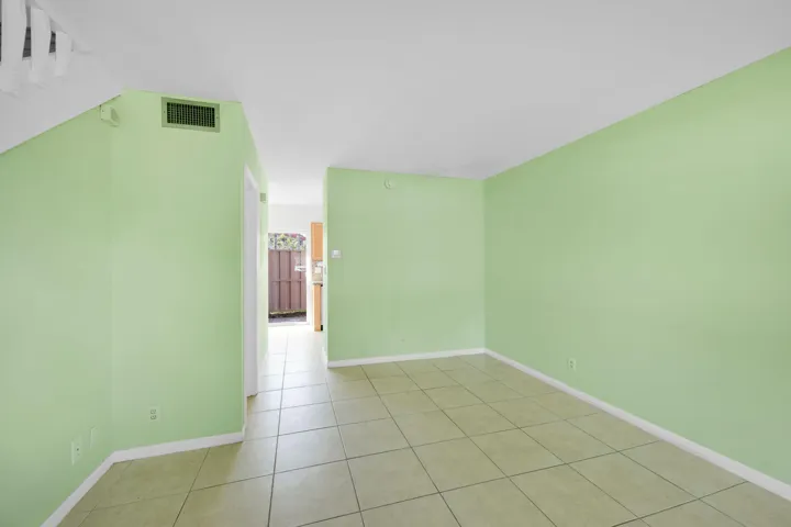 16 NE 20th Ct 3