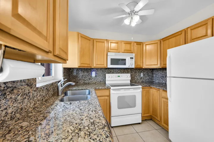 16 NE 20th Ct 7