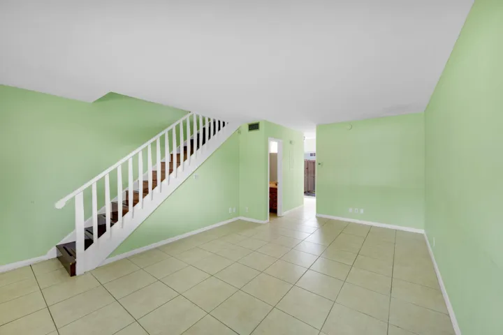 16 NE 20th Ct 2