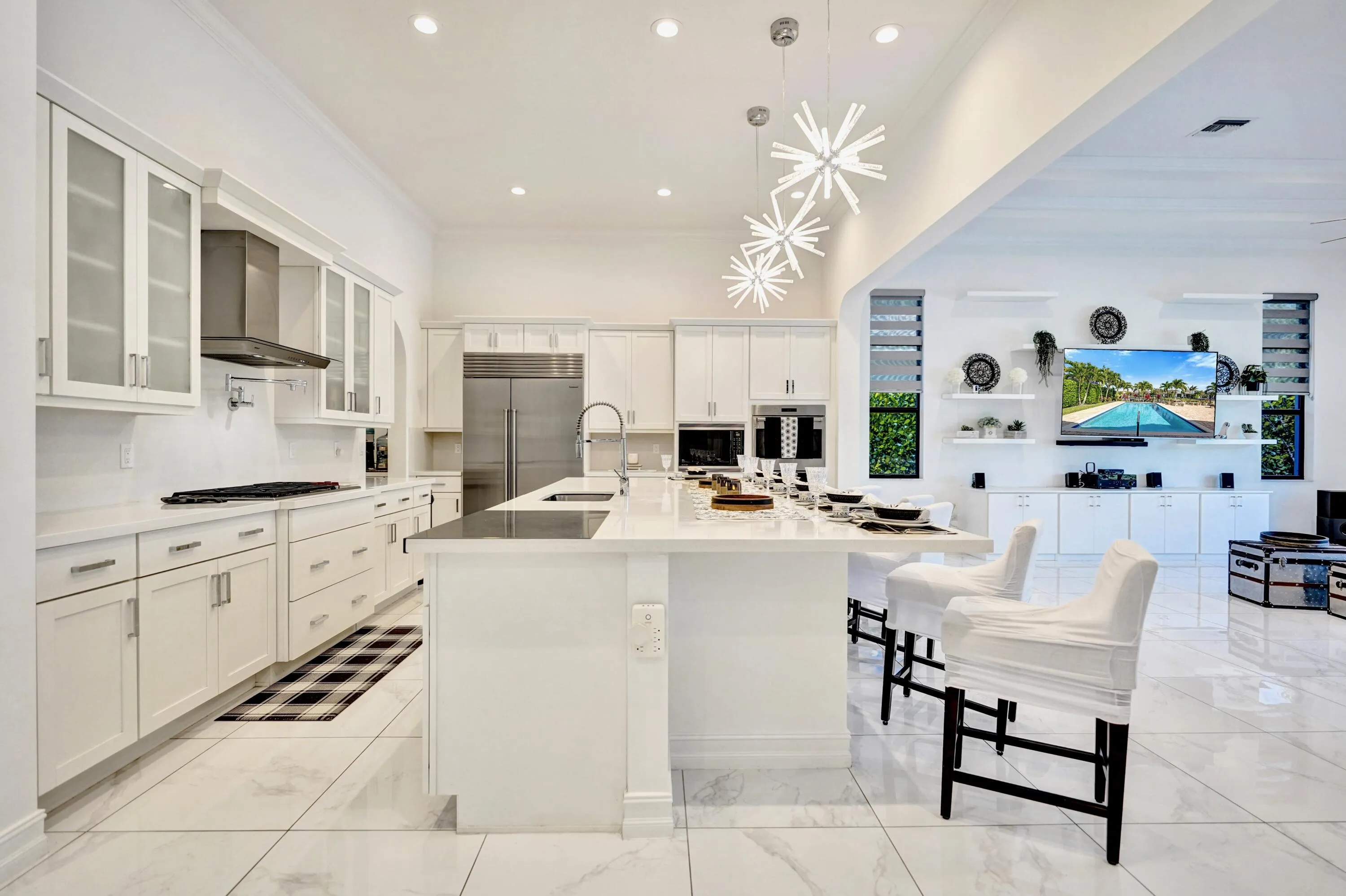 Large Chef's Kitchen