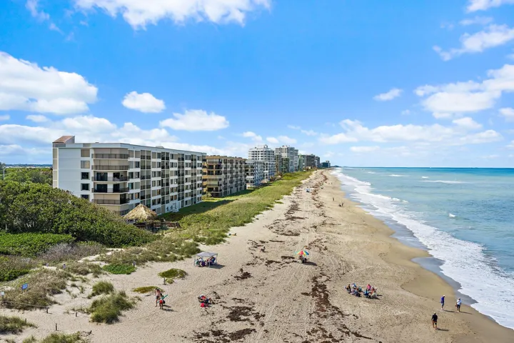 021-10310SOceanDr-205-JensenBeach-SMALL