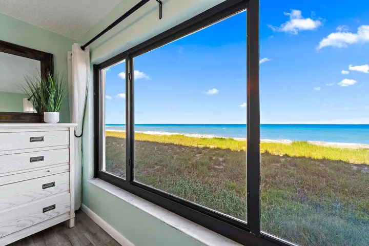 046-10310SOceanDr-205-JensenBeach-SMALL