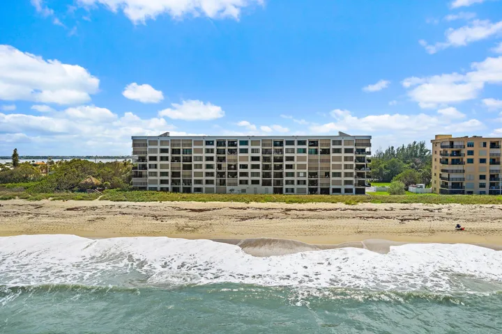 019-10310SOceanDr-205-JensenBeach-SMALL