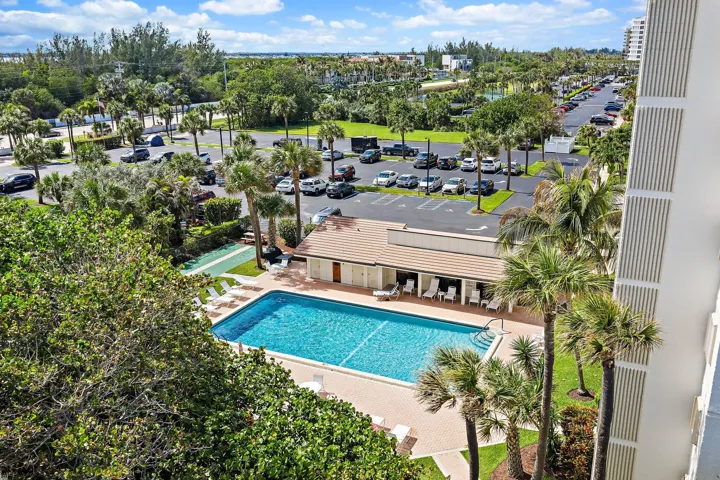 022-10310SOceanDr-205-JensenBeach-SMALL