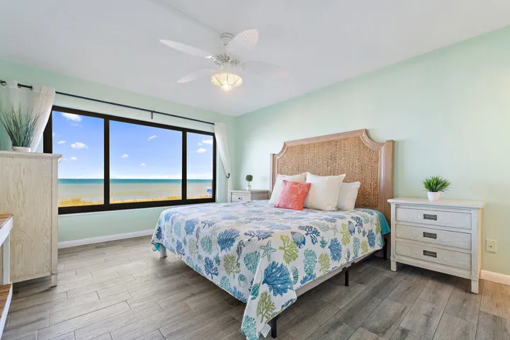041-10310SOceanDr-205-JensenBeach-SMALL