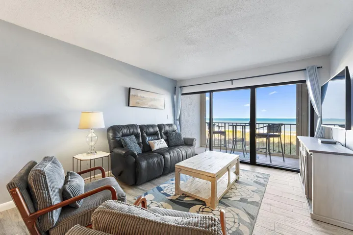 036-10310SOceanDr-205-JensenBeach-SMALL