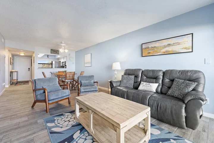 039-10310SOceanDr-205-JensenBeach-SMALL