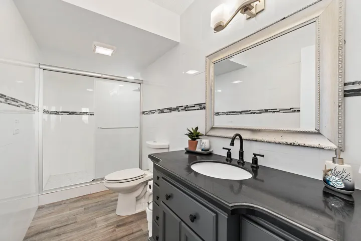 047-10310SOceanDr-205-JensenBeach-SMALL