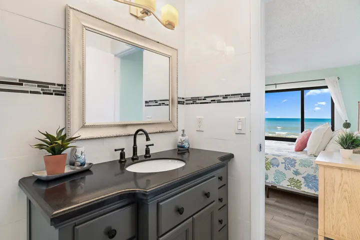 049-10310SOceanDr-205-JensenBeach-SMALL