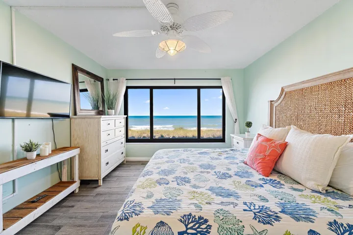 042-10310SOceanDr-205-JensenBeach-SMALL