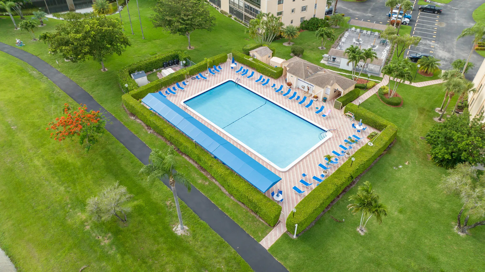 MLS SATELITE POOL