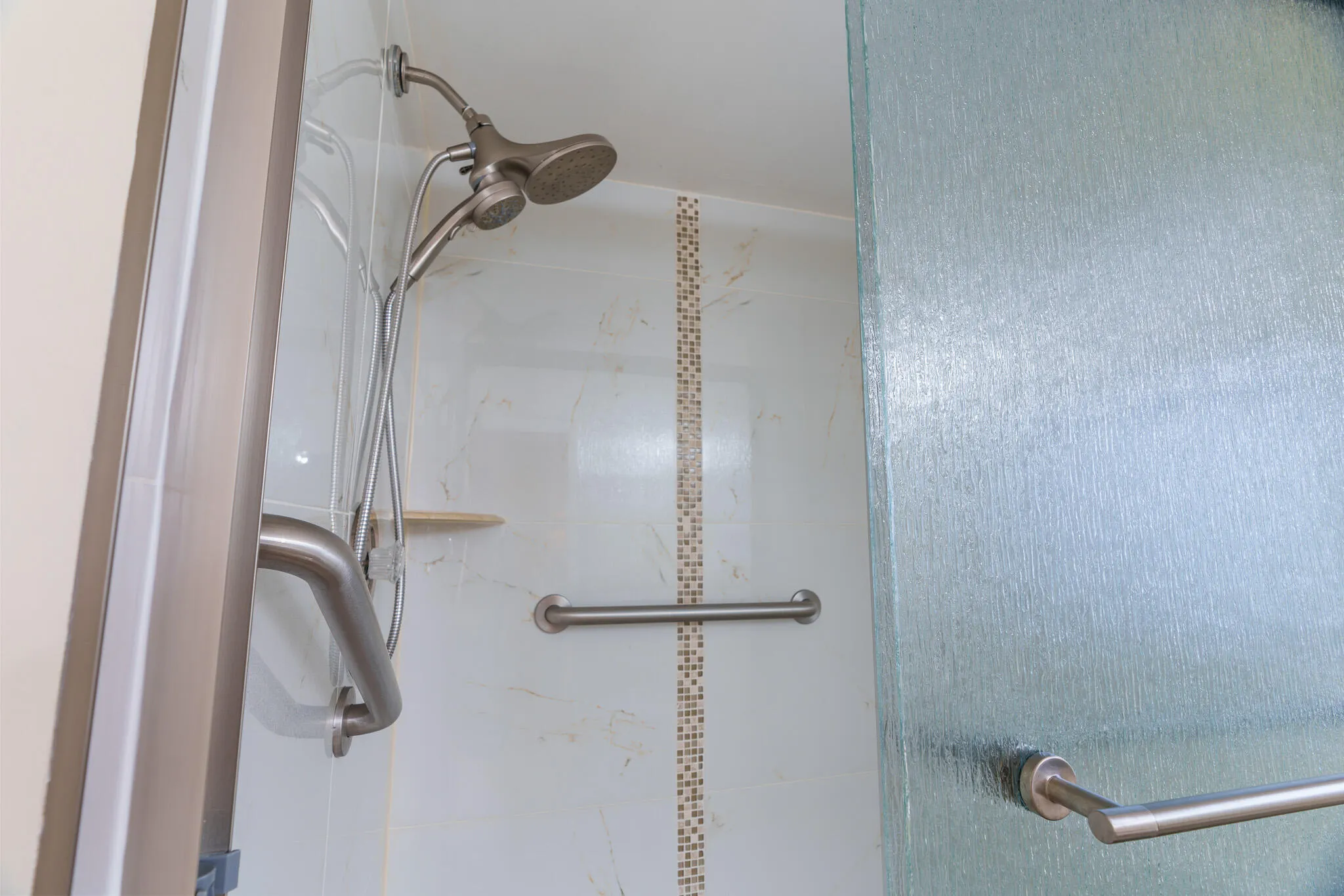 MLS MAIN BED BATH NEW WALK IN SHOWER