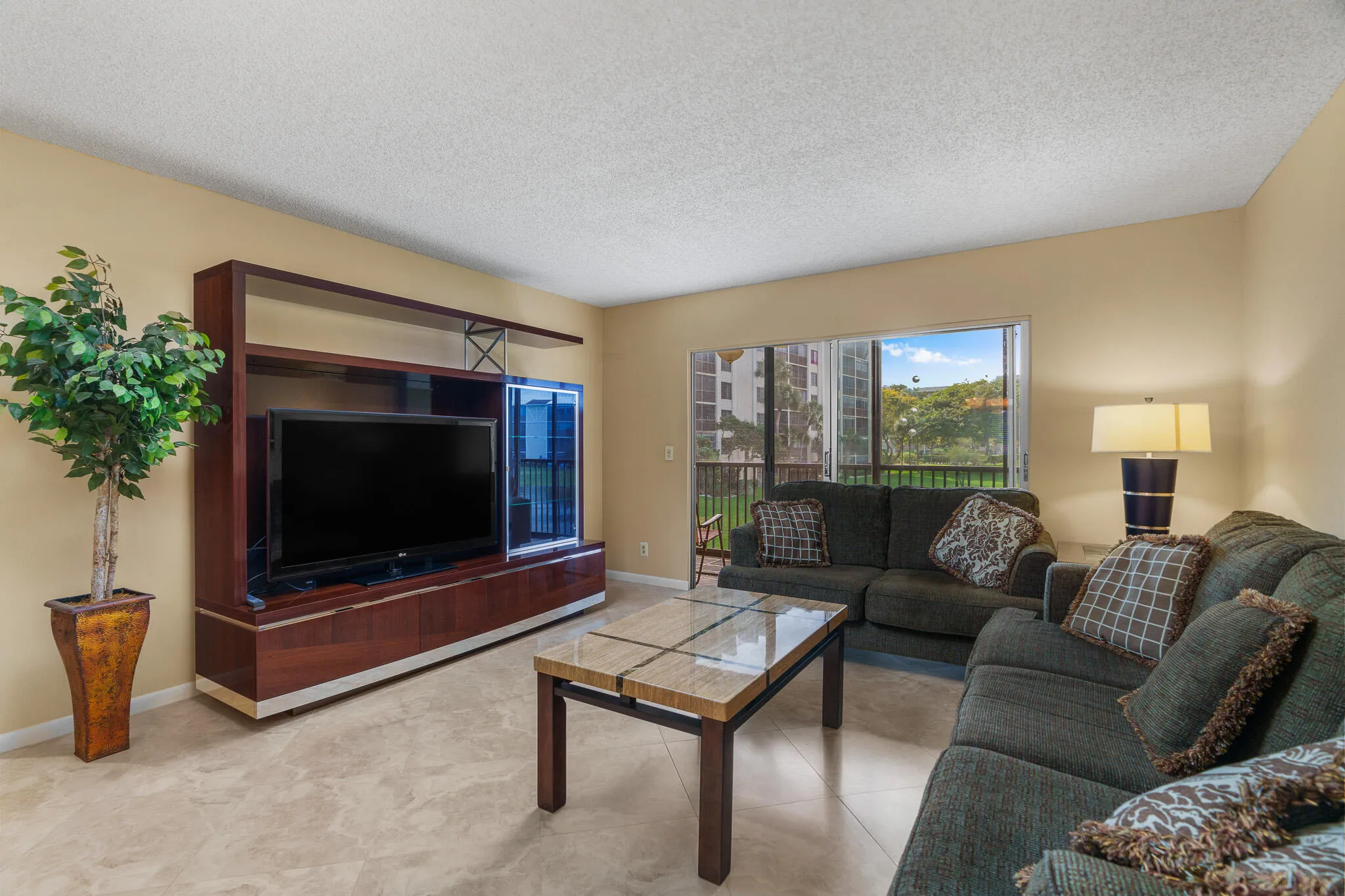 MLS LIVING ROOM