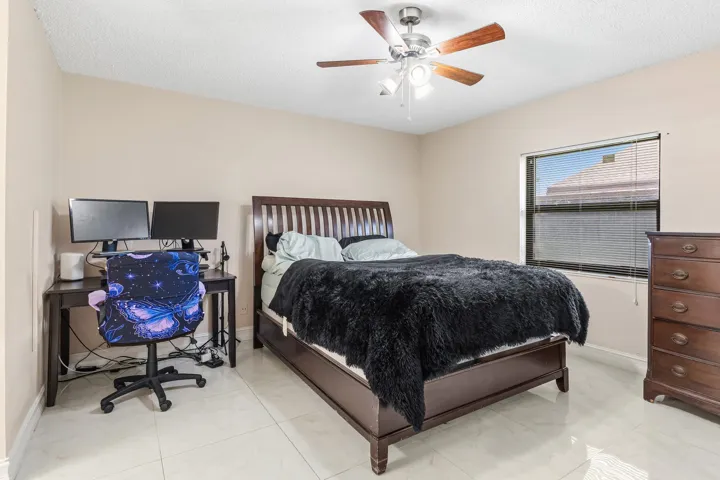 018-1875AbbeyRoad-WestPalmBeach-FL-33415