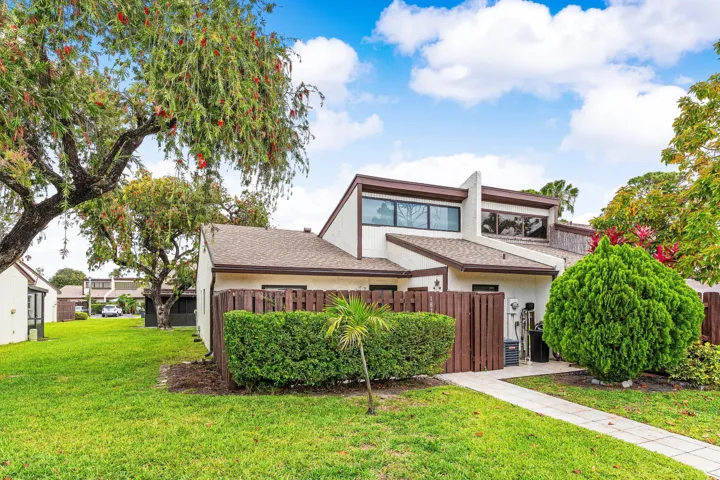 025-1875AbbeyRoad-WestPalmBeach-FL-33415