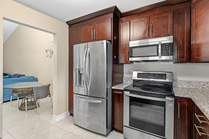 008-1875AbbeyRoad-WestPalmBeach-FL-33415