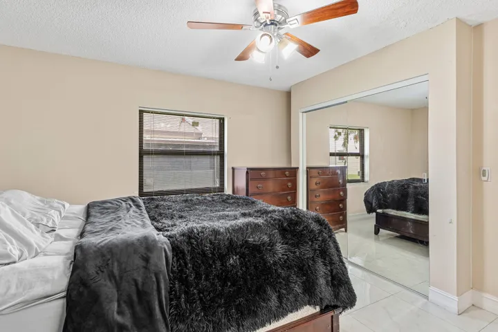 019-1875AbbeyRoad-WestPalmBeach-FL-33415