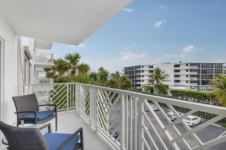 Relax on balcony enjoying ocean breeze and smell of ocean air!