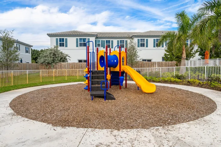 35-46-web-or-mls-4613nw118ave-46