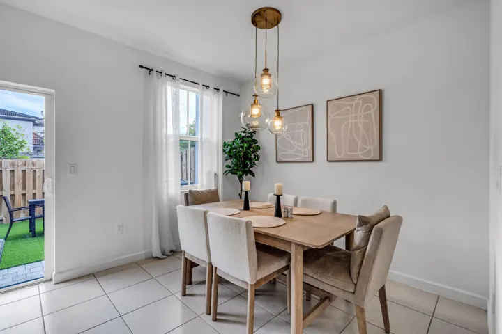 10-21-web-or-mls-4613nw118ave-21