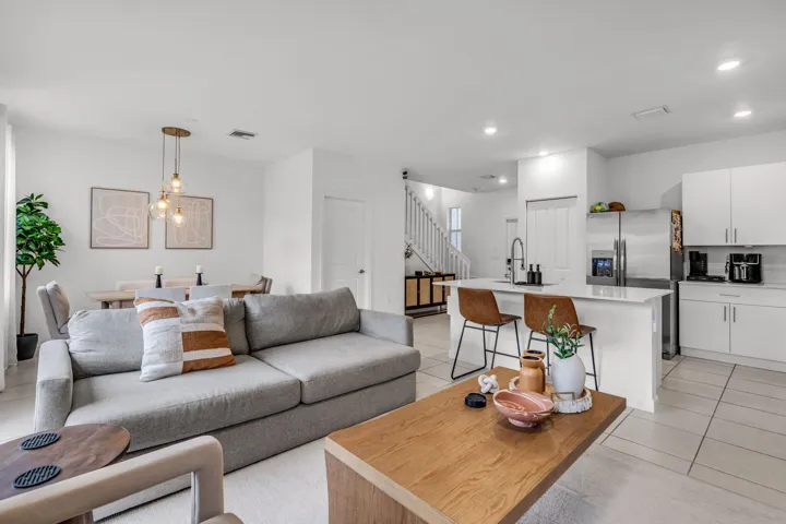 9-20-web-or-mls-4613nw118ave-20